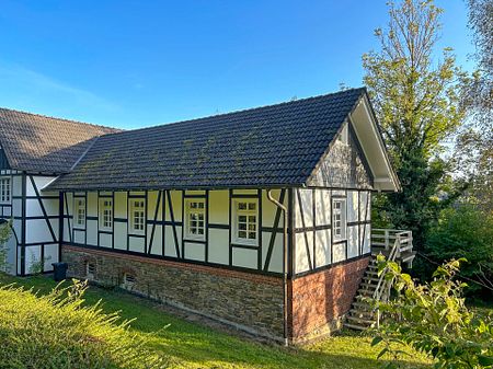 Exklusives Wohn- und Geschäftshaus in ruhiger Stadtrandlage von Waldbröl! - Photo 3