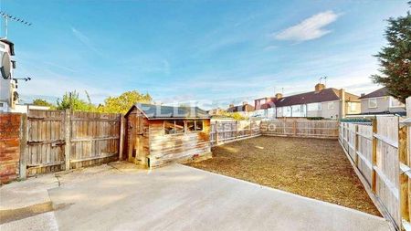 Wadham Gardens, Greenford, UB6 - Photo 4