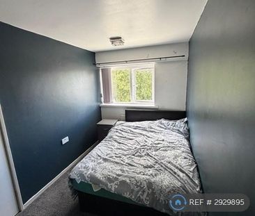 1 bedroom in a house share to rent - Photo 3