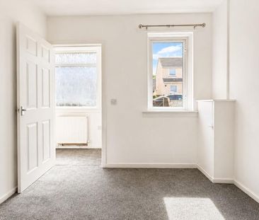 4 bedroom terraced house to rent - Photo 6