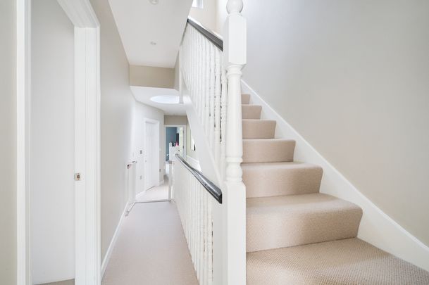 Burrows Road, NW10, London - Photo 1