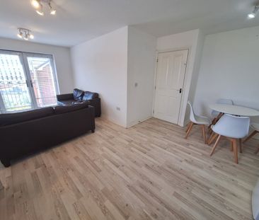 2 Bed Flat, Millers Brow Walk, M9 - Photo 1