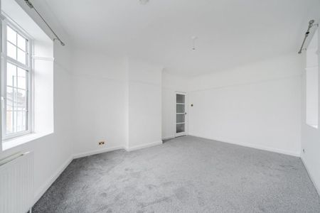 4 bedroom flat to rent - Photo 5