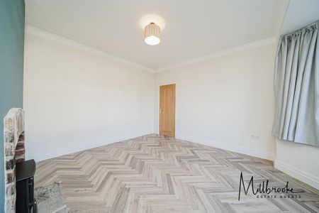 4 bedroom semi-detached house to rent - Photo 5