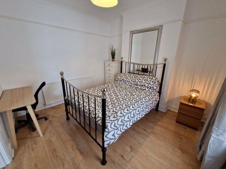 5 bedroom terraced house to rent - Photo 4