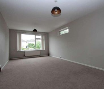 High Road, Benfleet, SS7 - Photo 2