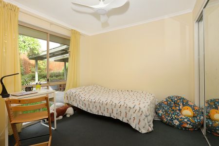 4 Sandalwood Terrace, Nerang QLD 4211 - House For Rent | Domain - Photo 5