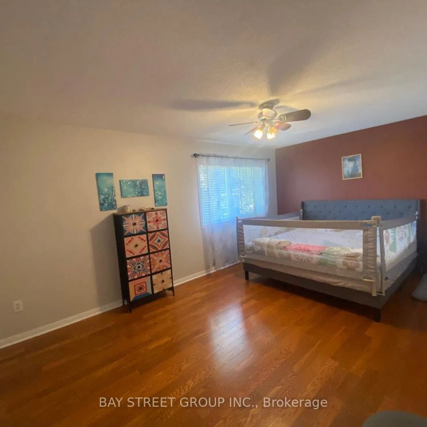 Detached Home For Lease | W9051238 - Photo 1