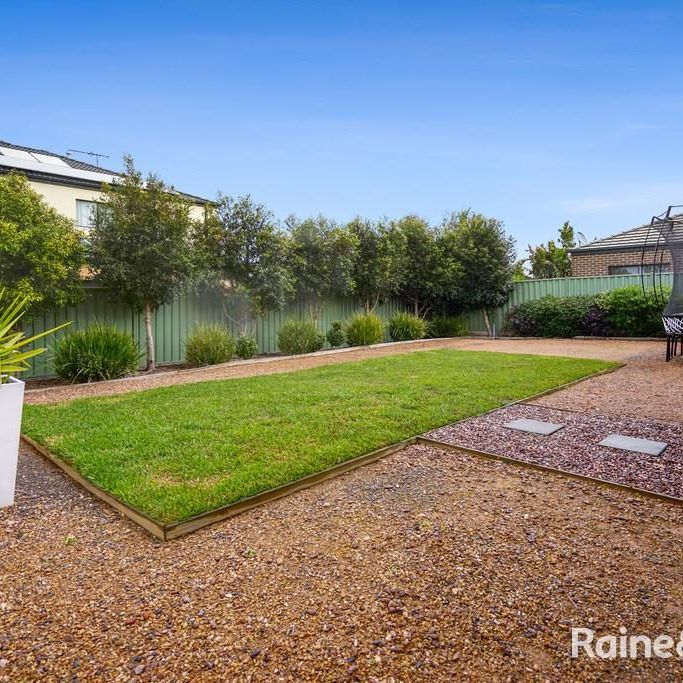 52 Dahlia Drive, Caroline Springs, VIC 3023 - Photo 1