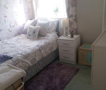 2 bedroom terraced house to rent - Photo 4