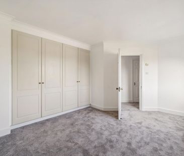 One bedroom apartment to rent in Wapping with river views, E1W - Photo 6