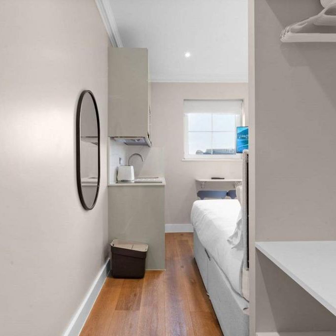 Studio to rent - Photo 1