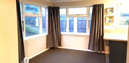 Sunny Private 3 Bdrm Brick Home - Elmsdale Terrace - Photo 4