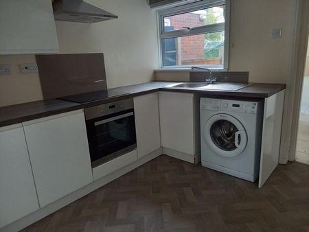 2 bedroom terraced house to rent - Photo 4