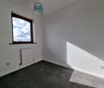 Crest View, Nottingham, Nottinghamshire, NG5 - Photo 1