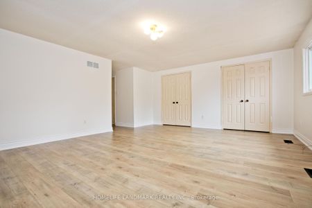 Detached Home For Lease | N8133754 - Photo 4