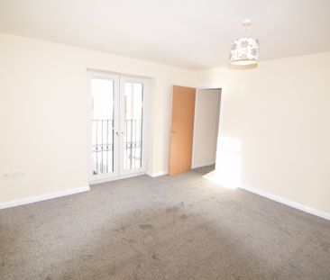 To Let 2 Bed Apartment - Photo 3