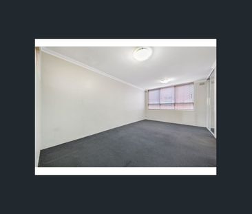 One Bedroom Apartment in Ideal Location - Photo 5