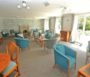 Addlestone Park, Addlestone, Surrey, KT15 - Photo 1