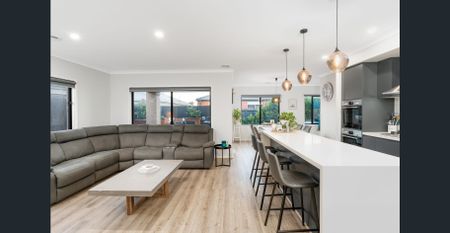 Spacious & Luxurious Home in Prime Lara Location - Photo 4