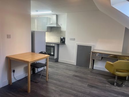 1 Bed Flat, Clarendon Road, CR0 - Photo 5