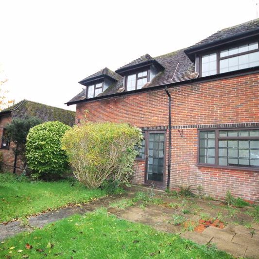 North Lane, Clanfield, Waterlooville - Photo 1