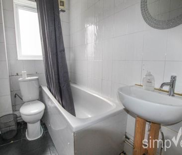 1 bedroom ground floor flat to rent - Photo 2
