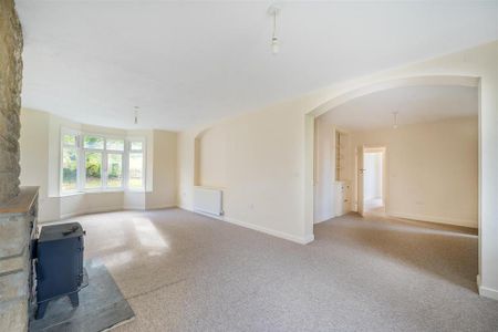 3 bedroom detached bungalow to rent - Photo 4