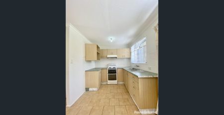 Family home in quiet location - Photo 5