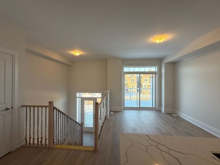 For Lease - 183 Seguin Street, Richmond Hill, Ontario - Photo 3