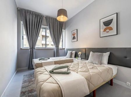 Rua de Faria Guimarães, Porto, Braga 4200-289 - Photo 3