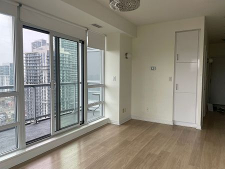 For Lease - 30 Herons Hill Way, Toronto, Ontario - Photo 4