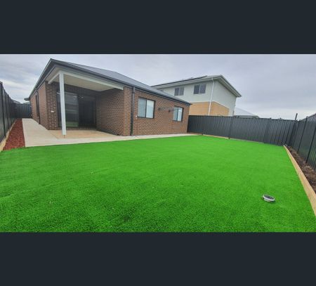 13 Canmore Street, Werribee, Vic 3030 - Photo 4