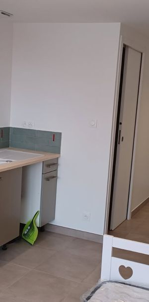 Location Appartement 1 pièce 17m² - Photo 1