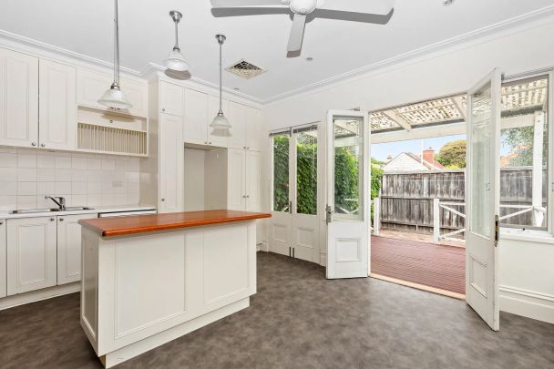 135 Beavers Road, Northcote. - Photo 1