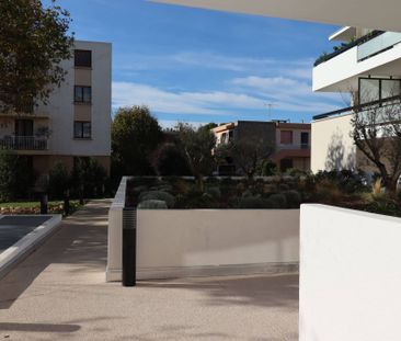 A la location appartement 3 pièces de 62 m² avec terrasse et deux p... - Photo 2