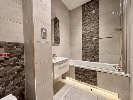 Bartley Way, Hook, Hampshire, RG27 - Photo 3