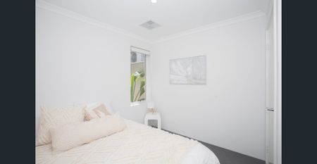 Coastal Living Awaits - Photo 5