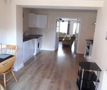 2 bedroom semi-detached house to rent - Photo 2