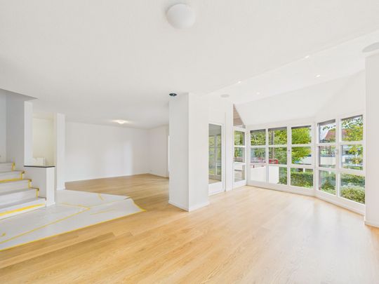 Newly renovated 6.5-room triplex duplex apartment in Wallisellen, canton ZH - Photo 1