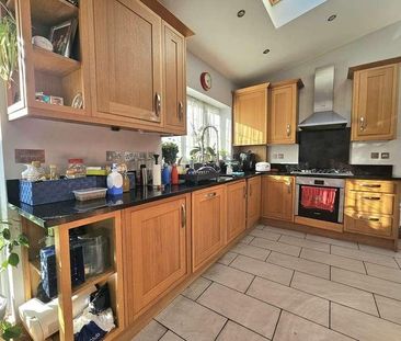 The Drive, Isleworth, TW7 - Photo 1