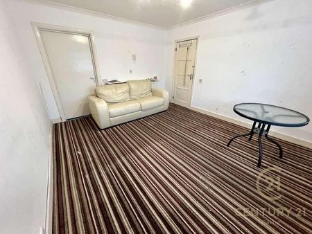 Hayman Crescent, Hayes, UB4 - Photo 2