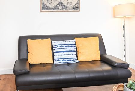 4 Bed Semi-Detached House, Richmond Hill, LU2 - Photo 3