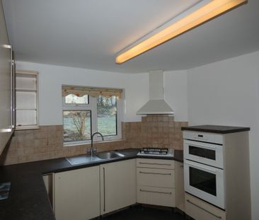 4 bed Detached - To Let - Photo 3