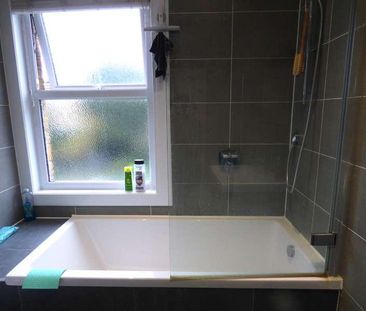 St Lawrence Road, Upminster, RM14 - Photo 4