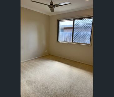 Prestige 4‑Bed Home on Quiet Cul‑de‑Sac — Built‑in Entertainment Area - Photo 6