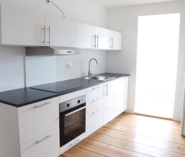 Großzügige 2,5-Zimmer-Wohnung in saniertem Altbau in zentraler Lage... - Photo 2