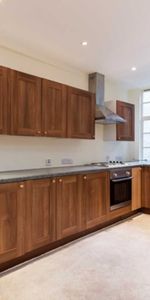 5 bed flat to rent - Photo 4