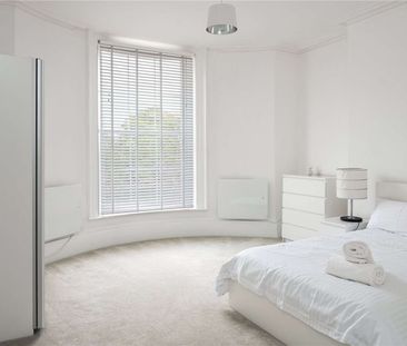 Stunning two bedroom apartment to rent, set within a beautifully co... - Photo 4