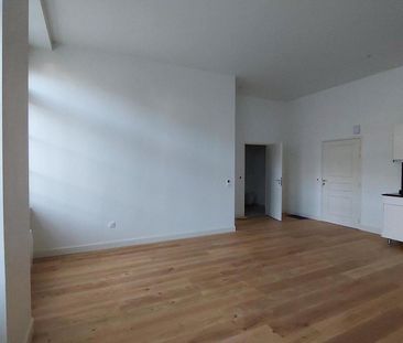 location Appartement T2 DE 46.09m² À LAVAL - Photo 2